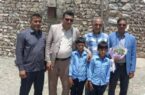 تجلیل از مدیر آموزگار دبستان شهید آوینی روستای صعب العبور خراوی 