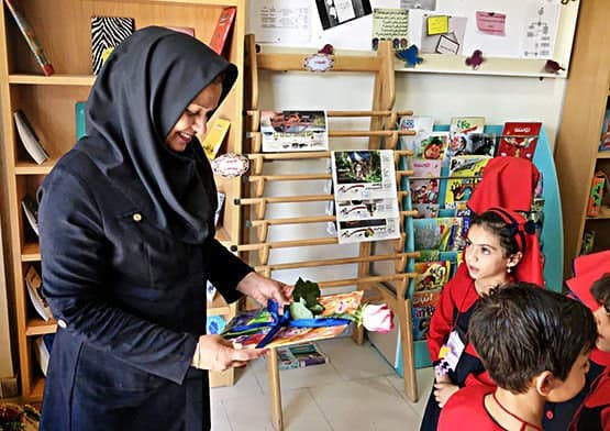 زیـرساخـت فـراهم کنید بعد بگویید هرمزگانی کتاب نمی‌خواند